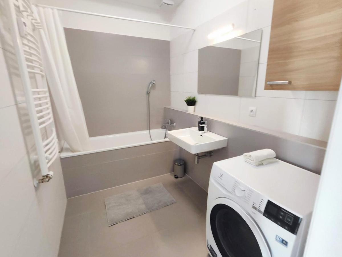 ברטיסלאבה Schanz - Quietly Oriented - Private Parking - Balcony מראה חיצוני תמונה